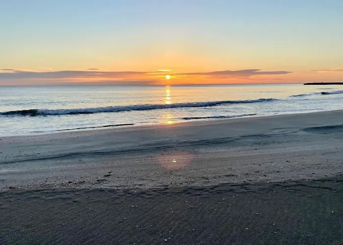 Апартамент Beach Apartments Pomorie Поморие