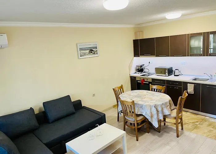 Апартамент Beach Apartments Pomorie